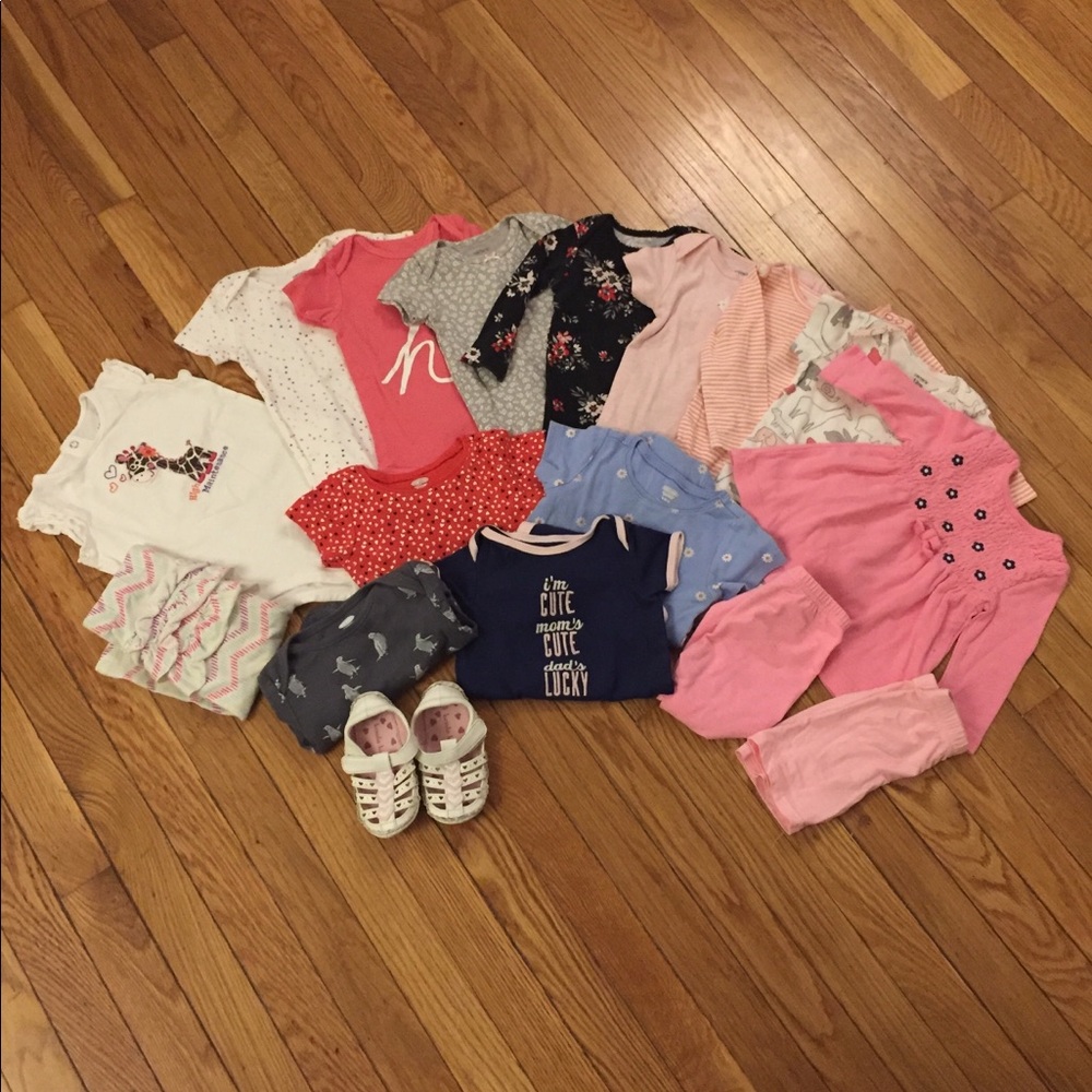 🏷Excellent condition. 17 items, old navy carters...